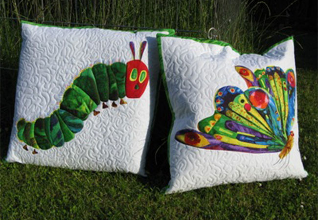 Raupe-Nimmersatt-Kissen